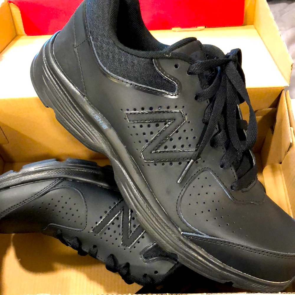 New Balance Men’s 411 walking shoes/ sneakers.